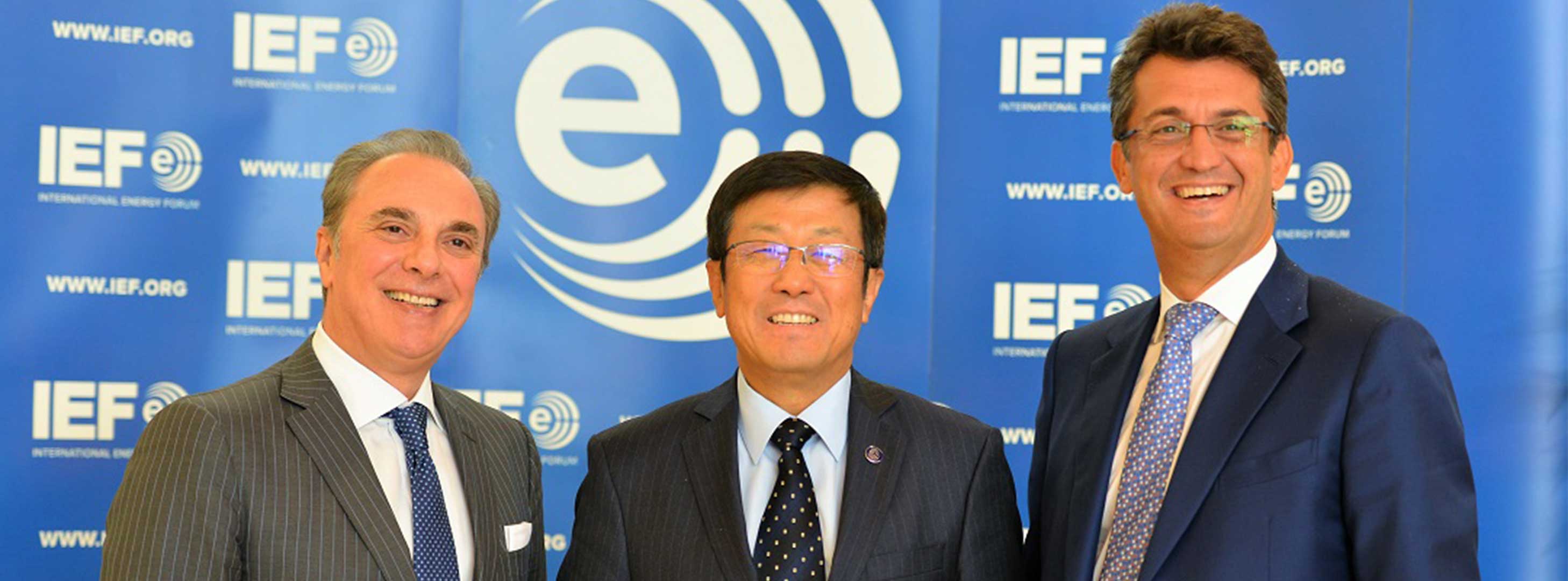 Dr Sun Xiansheng with H.E. Luca Ferrari and H.E. Michele Cervone D'Urso
