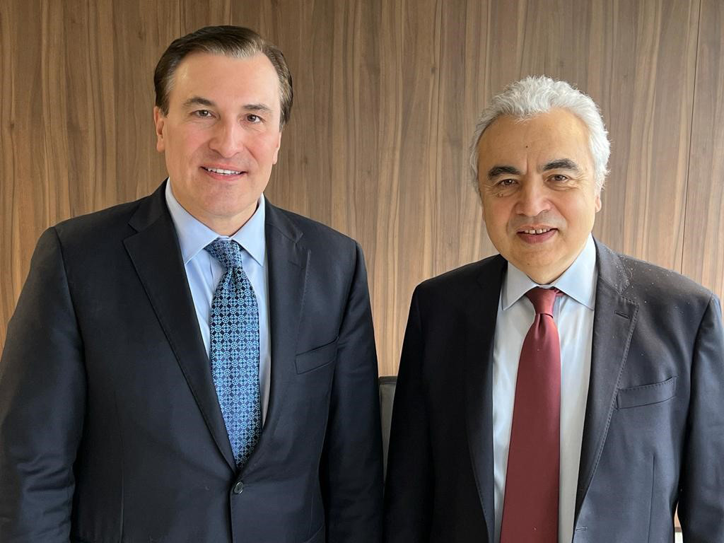 IEF SG Joseph McMonigle with IEA ED Fatih Birol